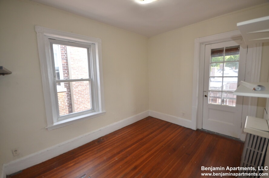 Building Photo - 1589 Beacon St