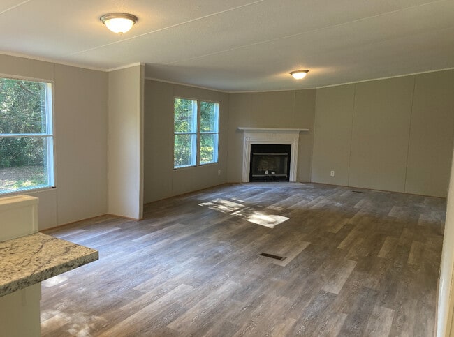 Building Photo - 319 Bridgeview Dr