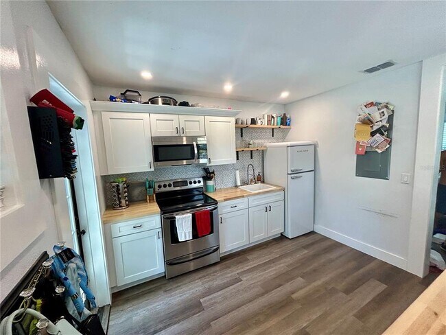 Building Photo - 3550 2nd Ave S