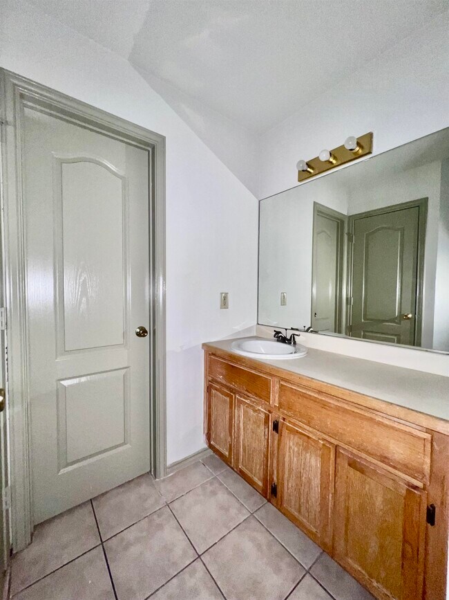 Building Photo - 507 Shiloh Dr