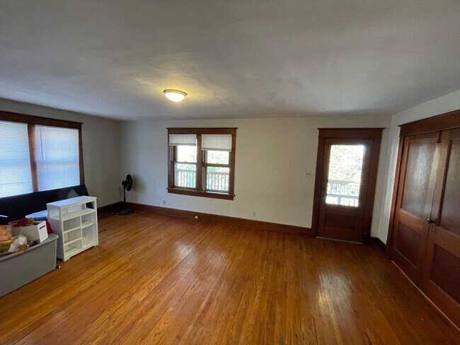 Building Photo - 1501 S Spring St