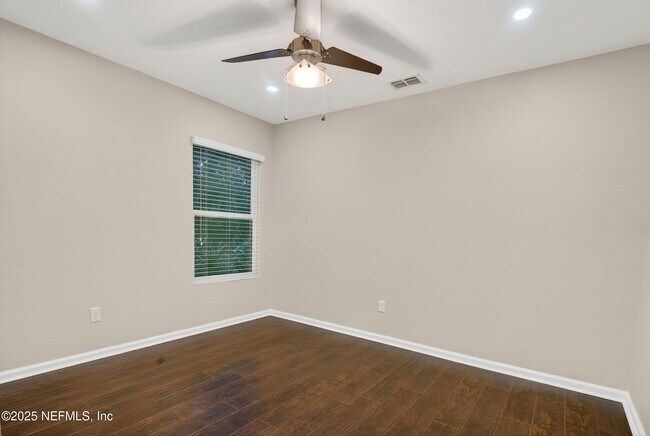 Building Photo - 15885 Bainebridge Dr