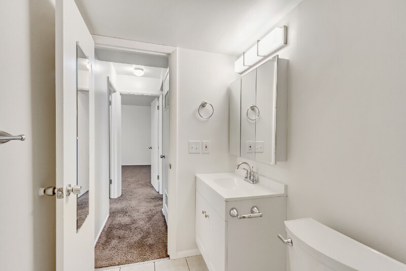 Building Photo - 2111 E 3300 S