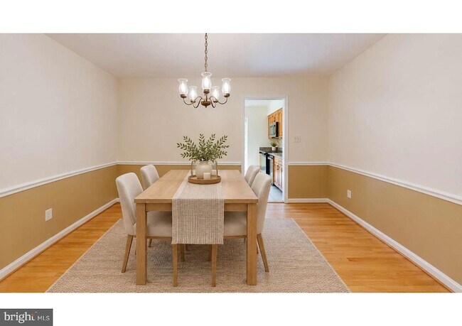 Building Photo - 2303 McGregor Ct