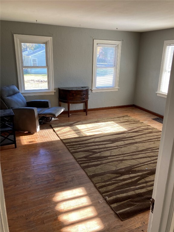 Building Photo - 915 Lindsay Ln