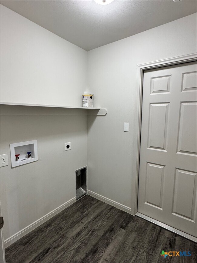 Building Photo - 909 2nd St