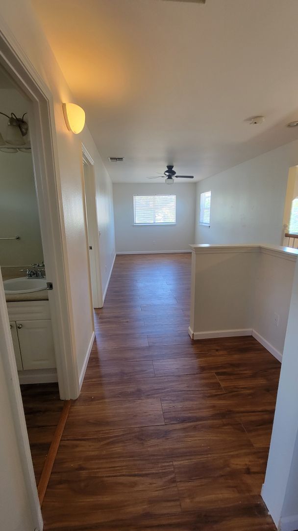 Building Photo - Maui Lani