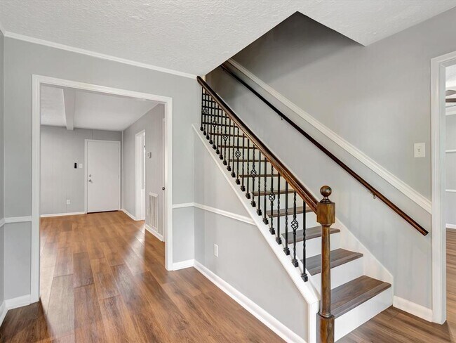 Building Photo - 15014 Torry Pines Rd