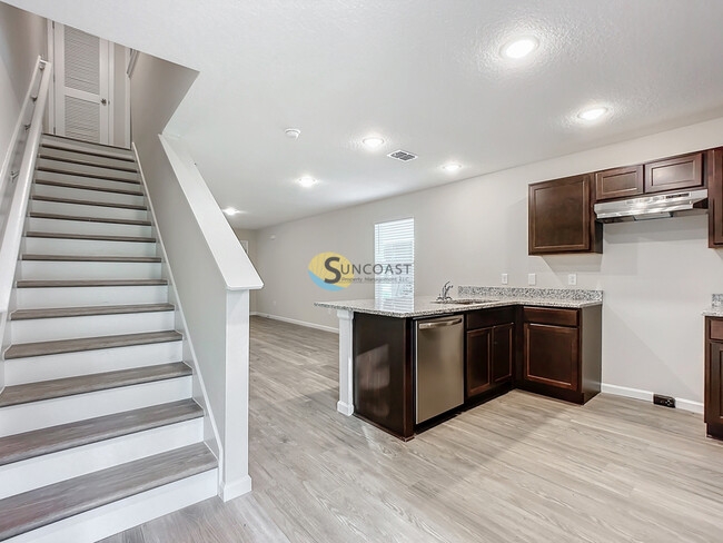 Building Photo - 1236 Pangola Dr