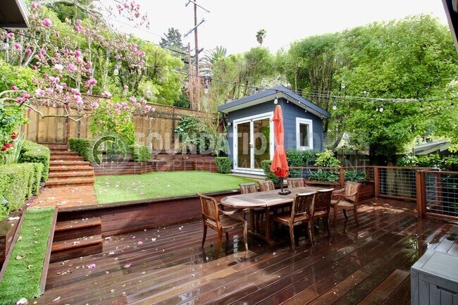 Building Photo - 307 Oakdale Ave