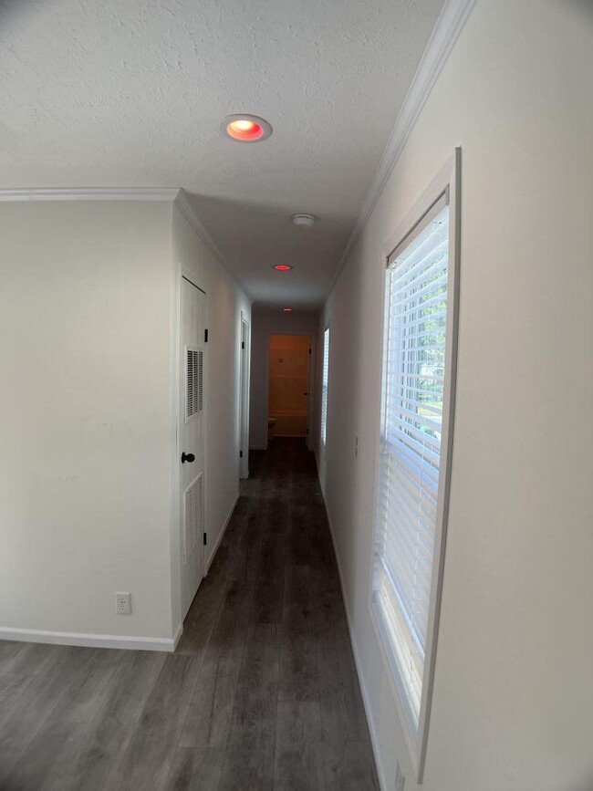 Building Photo - 13940 Bundoran Ave