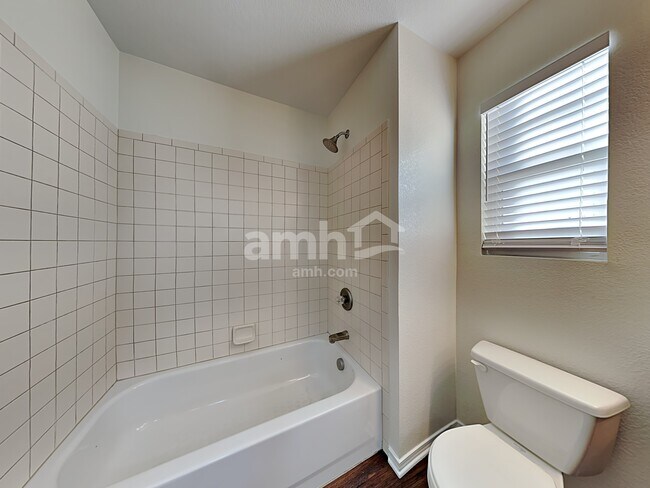 Building Photo - 6594 Abbeywood Dr