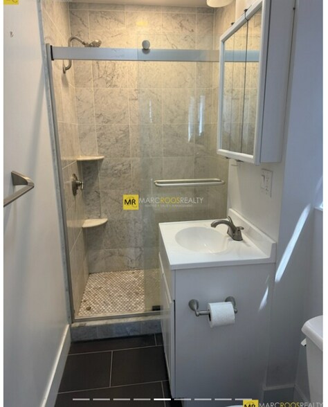 Building Photo - 43 Joy St