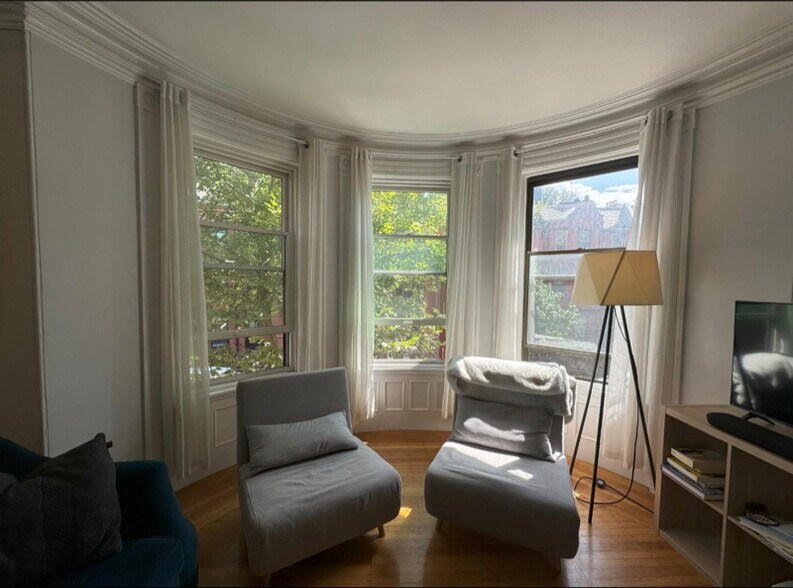 Building Photo - 429 Marlborough St