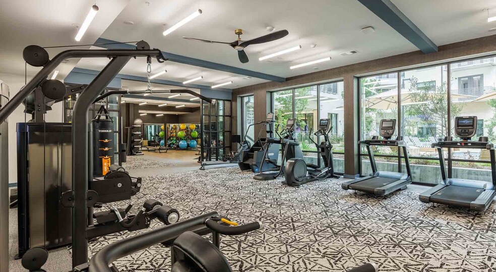 Building Photo - 1401 S Lamar Blvd