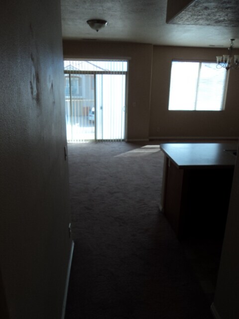 Building Photo - 175 Shade Tree Ln