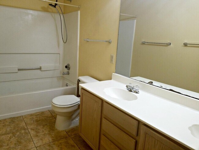 Building Photo - 12019 Vintage Point