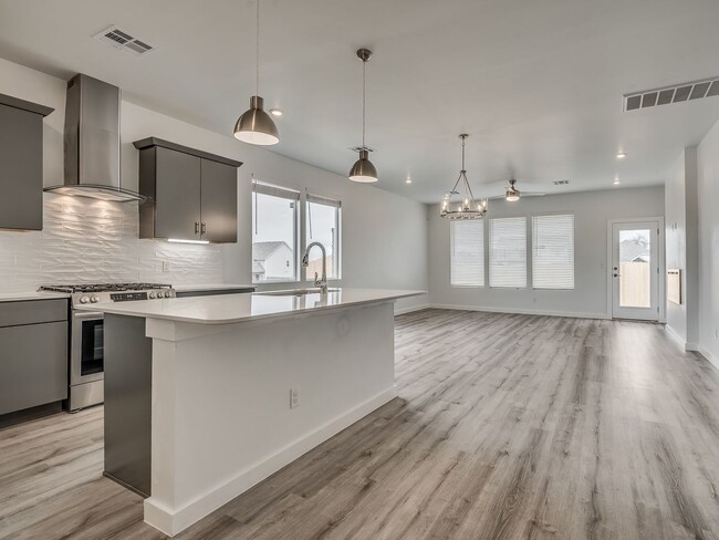 Building Photo - Beautiful New Construction Home in Edmond