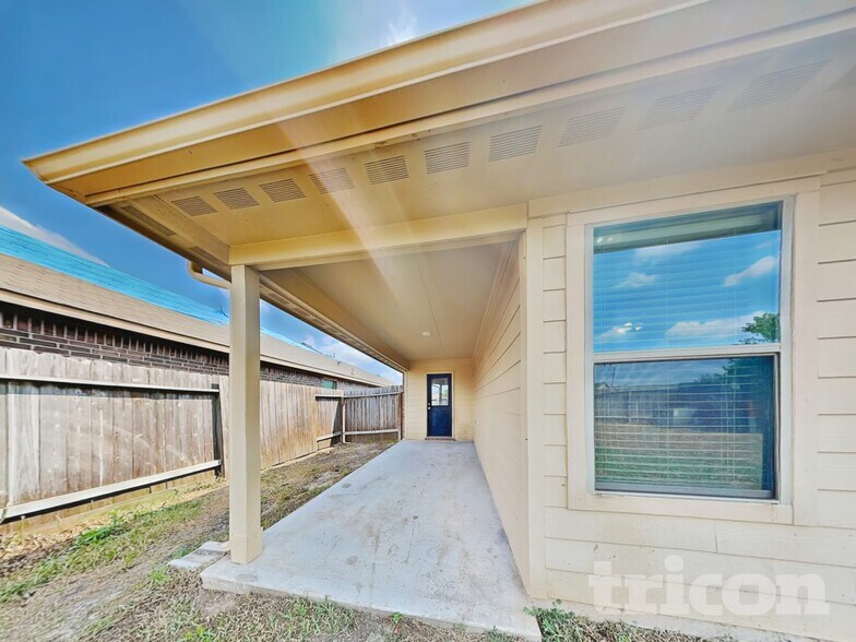 Building Photo - 23319 Dukes Run Dr