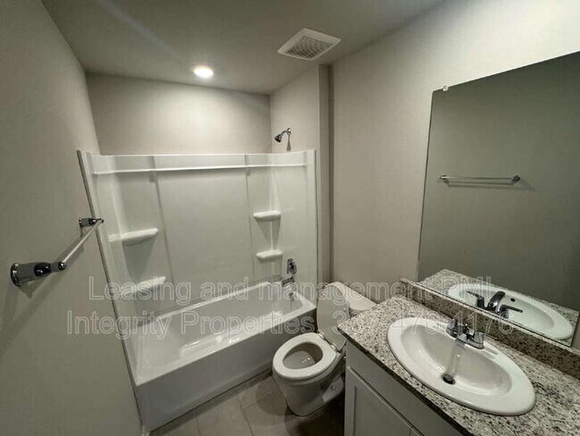 Building Photo - 331 White Pine Dr