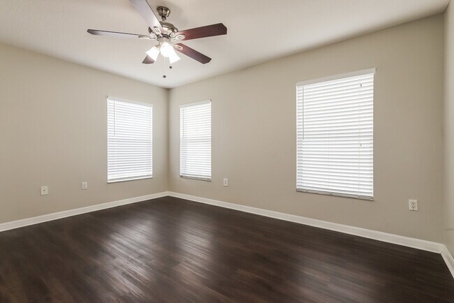 Building Photo - 10601 Boyette Creek Blvd
