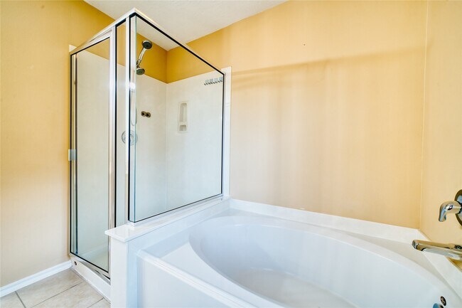 Building Photo - 2831 Hackamore Hollow Ln