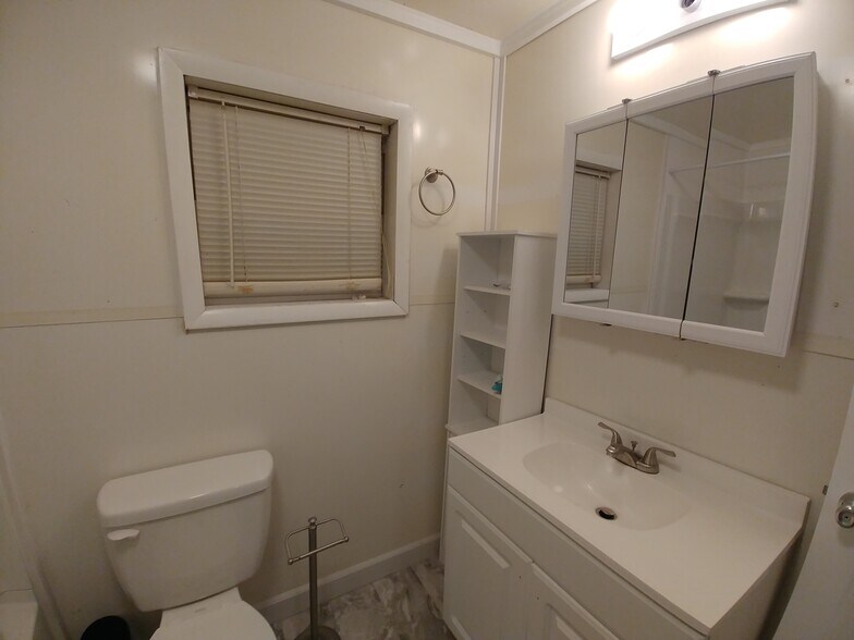 Remodeled Bathroom - 5996 Seneca Trail S