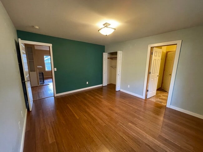 Building Photo - Craftsman Style 3 Bed/2 Bath Home - Bremerton