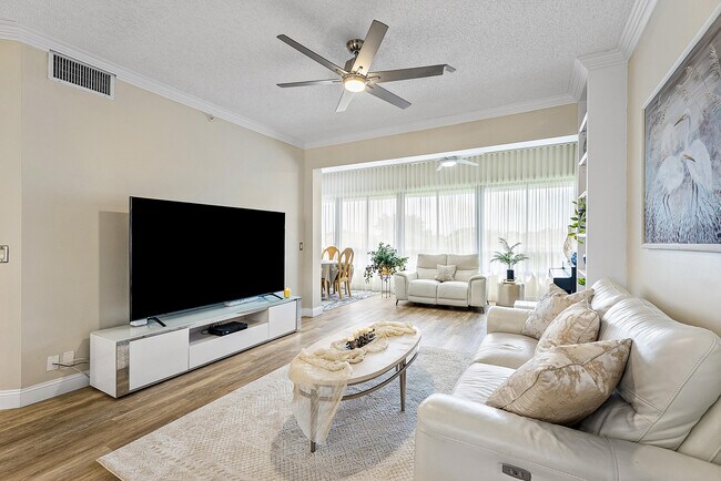 Building Photo - 7546 La Paz Blvd