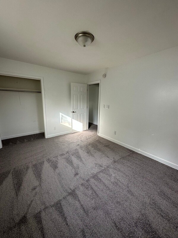 Building Photo - 5125 Bigelow Dr