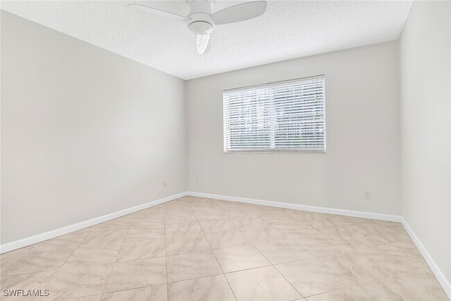 Building Photo - 1240 Wildwood Lakes Blvd