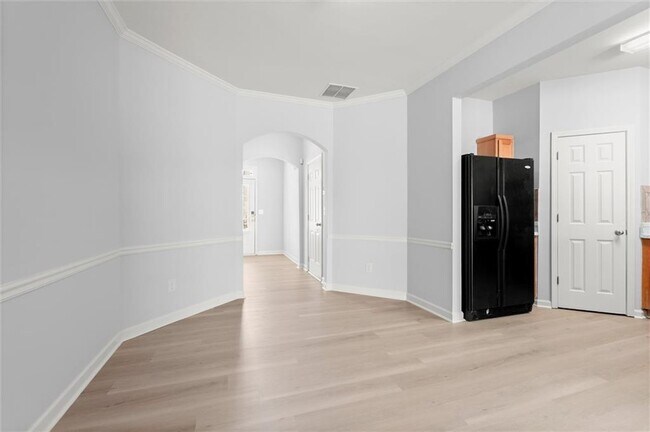 Building Photo - 1947 Lakeshore Overlook Cir NW