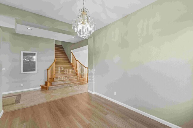 Building Photo - Beautiful Home in Peacock Creek