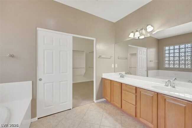 Building Photo - 2501 Bechamel Pl