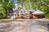 Building Photo - 123 Hendrix St