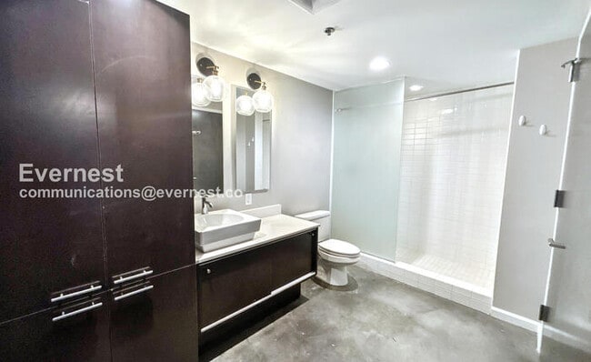 Building Photo - 2115 Yeaman Pl