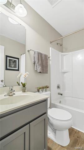Building Photo - 551 Parkgate Dr