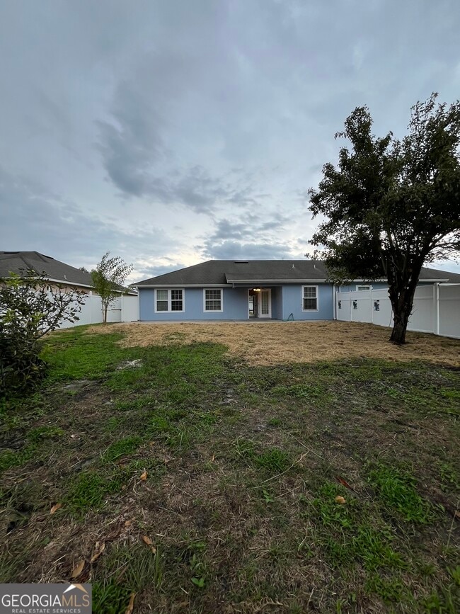 Building Photo - 209 Royal Palms Ave