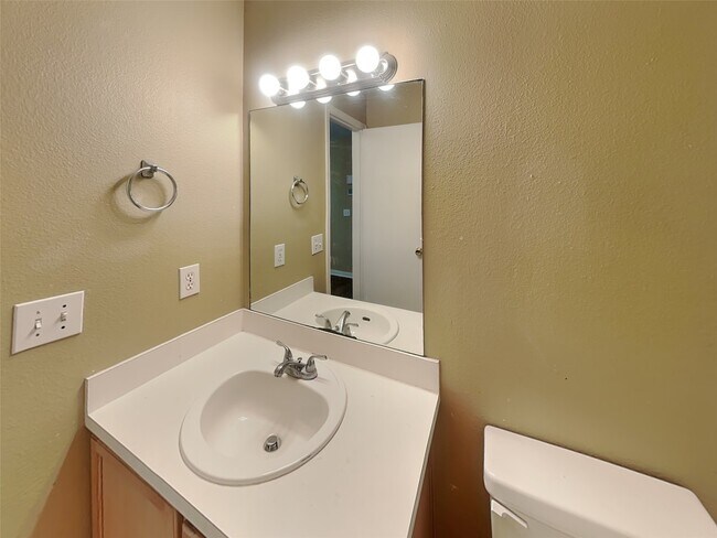 Building Photo - 17238 S Summit Canyon Dr