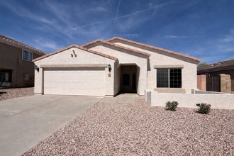Building Photo - Charming 3 bed + bonus room, 2 bath home in the Ghost Ranch Communtity