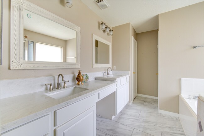 Building Photo - 1411 Township Ct