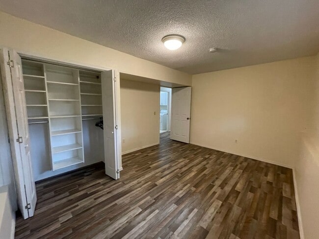 Building Photo - 10800 Lathrop Ln NW