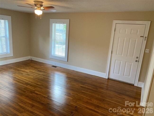 Building Photo - 208 Parker Ave