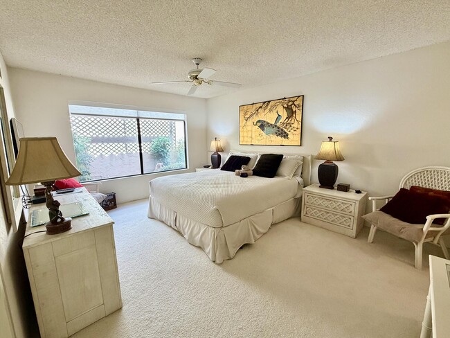 Building Photo - 347 Villena Way