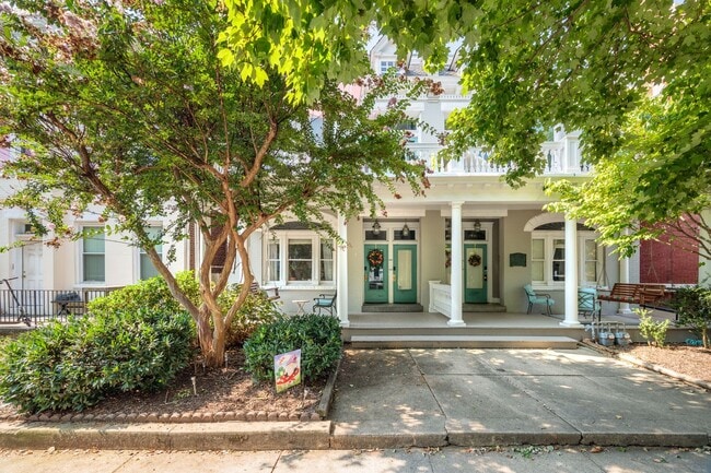 Building Photo - 1719 Hanover Ave