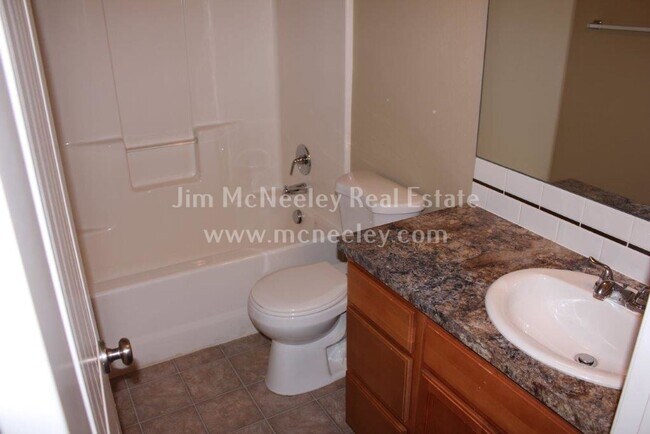 Building Photo - 3 br, 2 bath House - 2236 SE Salal Loop