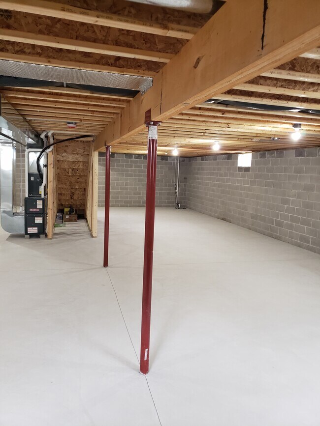 Building Photo - 716 Ojibwe Path