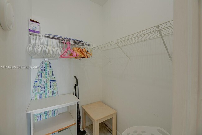 Building Photo - 326 Harrison St