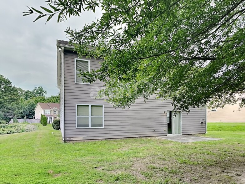 Building Photo - 7105 Flagstone Pl