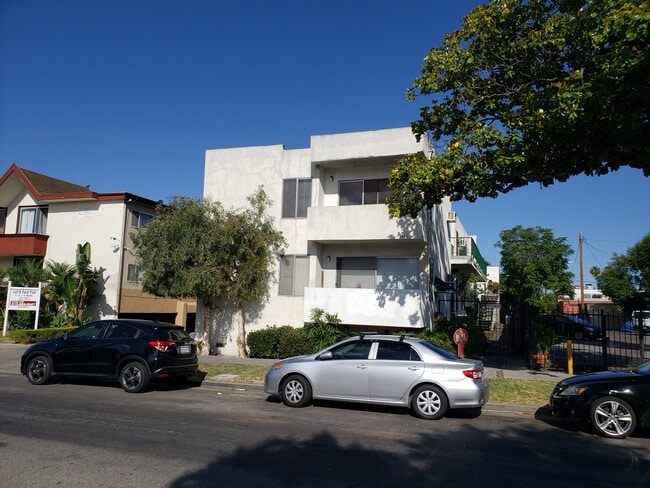 Primary Photo - 1415 S Point View St